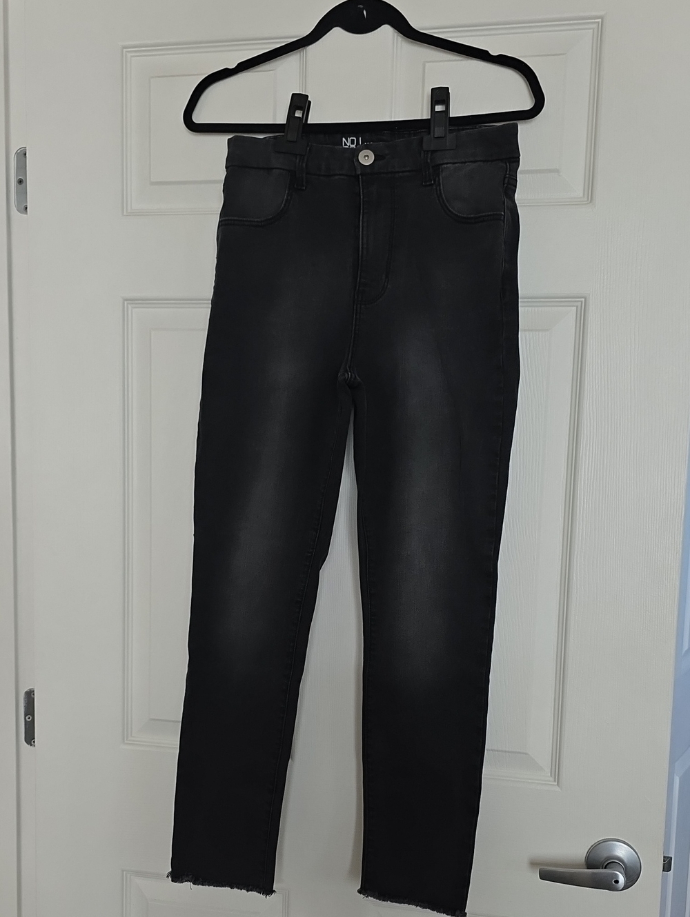 No Boundaries Black Ankle Cropped Skinny Jeans